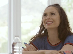 Röv slick, Avsugning, Bystig, Långt ner i halsen, Doggystyle, Erotisk, Handjobb, Naturliga tuttar