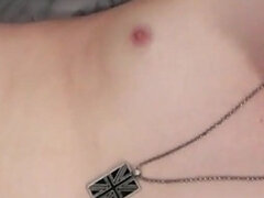 Βρετανός, Χύσιμο, Εμο, Αυνανισμός, Μόνος