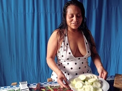 Sexy And Erotic Girl Shows How To Prepare The Cucumber