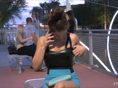 Красотки, Большие сиськи, Чешки, Мастурбация, Натуральные сиськи, На публике, Молоденькие, Под юбкой