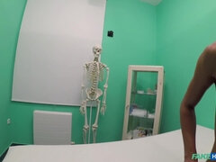 Amatør, Røvslikning, Pik sutte, Brunette, Håndjob, Bukser, Slikning, Fisse