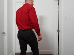 Rumpa, Badrum, Avsugning, Fångad, Klackar, Piercing, Shemale, Kort hår