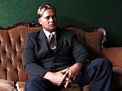 Anális szex, Kisbaba, Gesztenyebarna, Ondó fröcskölés, Dupla behatolás, Arcra élvezés, Hármas, Begyek