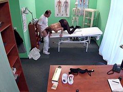 Kuřba, Brunetka, Doktor, Přírodní, Přírodní prsa, Pička, Kozičky