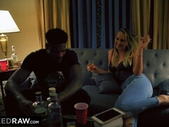 Grande cazzo, Tette grandi, Nero, Pompino, Imbrogliare, Pisello, Facciale, Figa