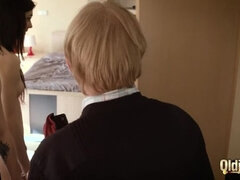 18 jahre, Blondine, Braunhaarige, Spermaladung, Hardcore, Hd, Jungendliche (18+), Flotter dreier