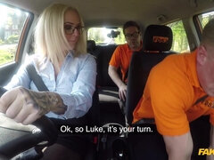 Amatoriale, Bionda, Macchina, Europea, Sega, All'aperto, Realtà, Tatuaggi