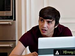 Store bryster, Håndjob, Hårdt, Mor jeg gerne vil kneppe, Ridning, Spansk, Teenager, Bryster