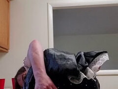 Amatéri, Anál, Dildo, Dvojitá penetrácia, Hardcore, Podpätky, Chyžná, Sólo