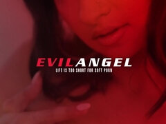 오랄섹스, 머리카락이 많은, 라티나, 랑제리, 셀카, 문신, 청소년, 젖가슴