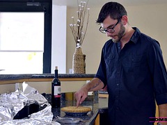 Μεγάλος πούτσος, Χύσιμο, Στο πρόσωπο, Ινδιάνος, Γλείψιμο, Ώριμη γυναίκα, Κιλωτάκια, Ξυρισμένη