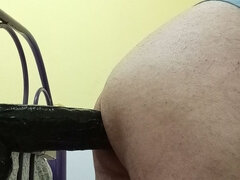 It´s Great to Film My Big Ass in Close-up, and How That Dildo Enters