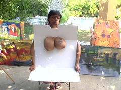 Ebony broad gets her sizeable jugs painted and then she is blowing off