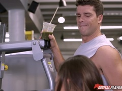 Анальный секс, Большой член, Минет, Брюнетки, Член, Европейки, Спортзал, Сиськи