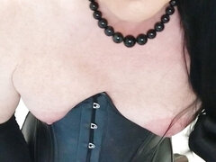 Enthousiasteling, Brits, Latex, Masturbatie, Rijpe lesbienne, Alleen, Kousen, Tieten likken