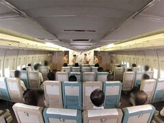 Asiatique, Sucer une bite, Brunette brune, Tir de sperme, Masturbation, Public, Gicler, Jouets