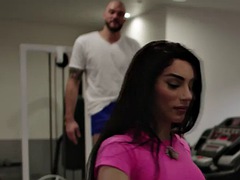 Tall dude anal fucked a hot tranny in the gym