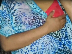 Sri Lankan MILF Cam Session with Her Fans