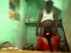 Tamil Aunty Cheating in Bathroom