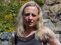 Blonde, Mature, Mère que j'aimerais baiser, Seins naturels, De plein air, Maigrichonne, Nénés, Jouets