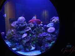 Bikini, Blondynka, Obciąganie, Nagi, Na wolnym powietrzu, Drobna, Publiczny, Ogolona