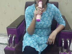 Cute Saree Bhabhi Having Dirty Sex with Devar - Hindi Stiry