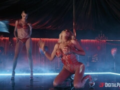 Velké kozy, Blondýna, Brunetka, Dávení penisem, Manžel, Mamina, Stříkání, Švédská rojka