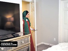 Hijab Beauty Goldie Glock Wants Some Sexy Lingerie And Hard Cock