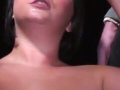 Tetas grandes, Morena, Coche, Maduro, Tetas naturales, Al aire libre, Trio, Tetas