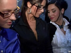 Szőke, Gesztenyebarna, Leszbikus, Orgia, Buli, Szatén, Swingers, Nedves