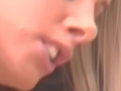 Gros cul, Grosse bite, Blonde, Sucer une bite, Mamelons