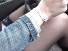 Masturbation, Reif, Milf, Orgasmus, Im freien, Muschi, Unter dem rock, Nass