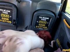 Gros cul, Gros seins, Sucer une bite, Voiture, Poilue, Masturbation, De plein air, Rousse roux