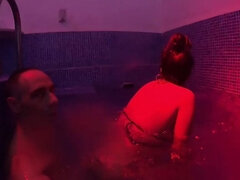 Pareja, Madres para coger, Tetas naturales, Piscina, Español, Bajo el agua