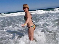 Amateur, Playa, Bikini, Rubia, Británico, Madres para coger, Mamá