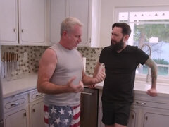 Černé, Kondom, Dildo, Líbání, Olej, Pička, Tabu, Teenka