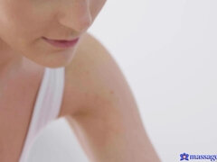 Stellung 69, Leie, Arsch, Braunhaarige, Gesichtssitzen, Lesbisch, Lecken, Massage