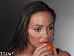 Grosser arsch, Grosse titten, Braunhaarige, Hd, Lesbisch, Lecken, Milf, Muschi