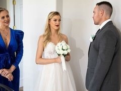 Zadek, Blondýna, Šaty, Líbání, Lesbické, Spodní prádlo, Masturbace, Odstraňování