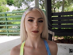 Amatéři, Americké, Ložnice, Blondýna, Péro, Přírodní prsa, Venku, Na veřejnosti