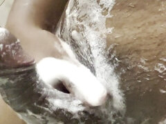 Kopalnica, Domaci pornič, Indijka, Samozadovoljevanje