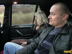Amatőr, Szőke, Gépkocsi, Csalás, Arcra élvezés, Férj, Valóság, Fenekelés