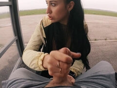 18 anni, Pompino, Brunetta, Venire in bocca, Sega, All'aperto, Punto di vista pov, Pubblico