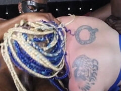 フェラチオ, 自家製, 異人種間, 淫乱熟女, タトゥー, 三人