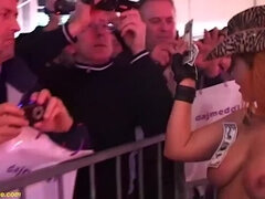 Stor røv, Store bryster, Fleksibel, Hd, Lesbisk, Mor jeg gerne vil kneppe, Offentlig, Realitet