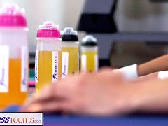 Creampie, České, Dvě na jednoho, Tělocvična, Hd, Přírodní prsa, Orgasmus, Sport