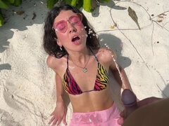 Katty Pees Powerfully on the Beach and I Give Her Golden Shower on Her Face