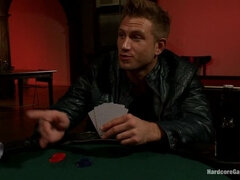 Bondage sadomaso, Sborrata, Dominazione, Interrazziale, Tette naturali, Punizione, Grezzo, Tatuaggi