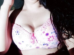 18 ans, Brunette brune, Poilue, Fille latino, Seins naturels, Chatte, Adolescente, Nénés