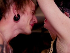 Fêmea, Humilhação, Mãe gostosa, Orgia, Duro, Escravoa, Sexo grupal a três, Vibrador